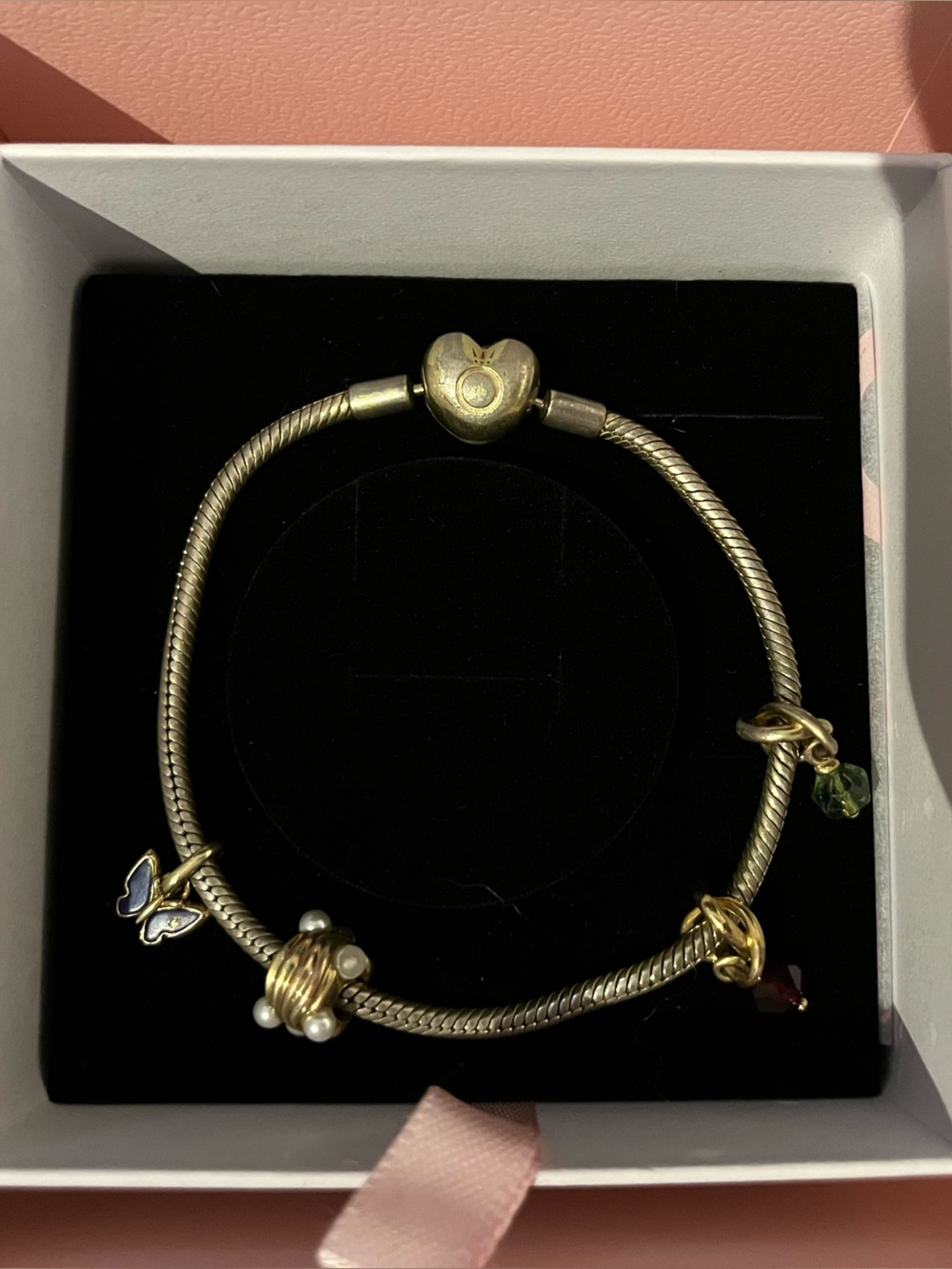 Pandora Charm Bracelet in Gold with 4 charms